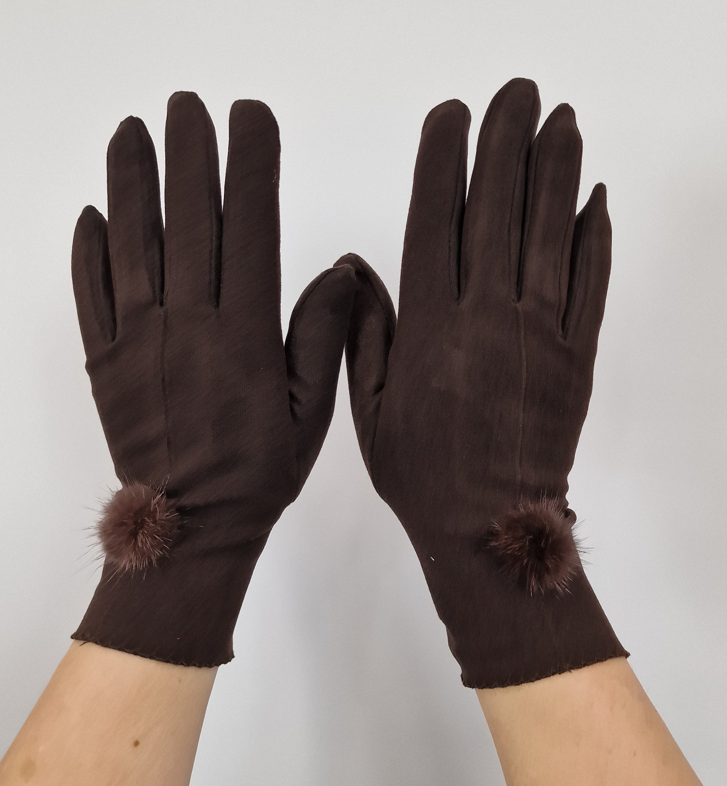 Gants en suédine avec ponpom