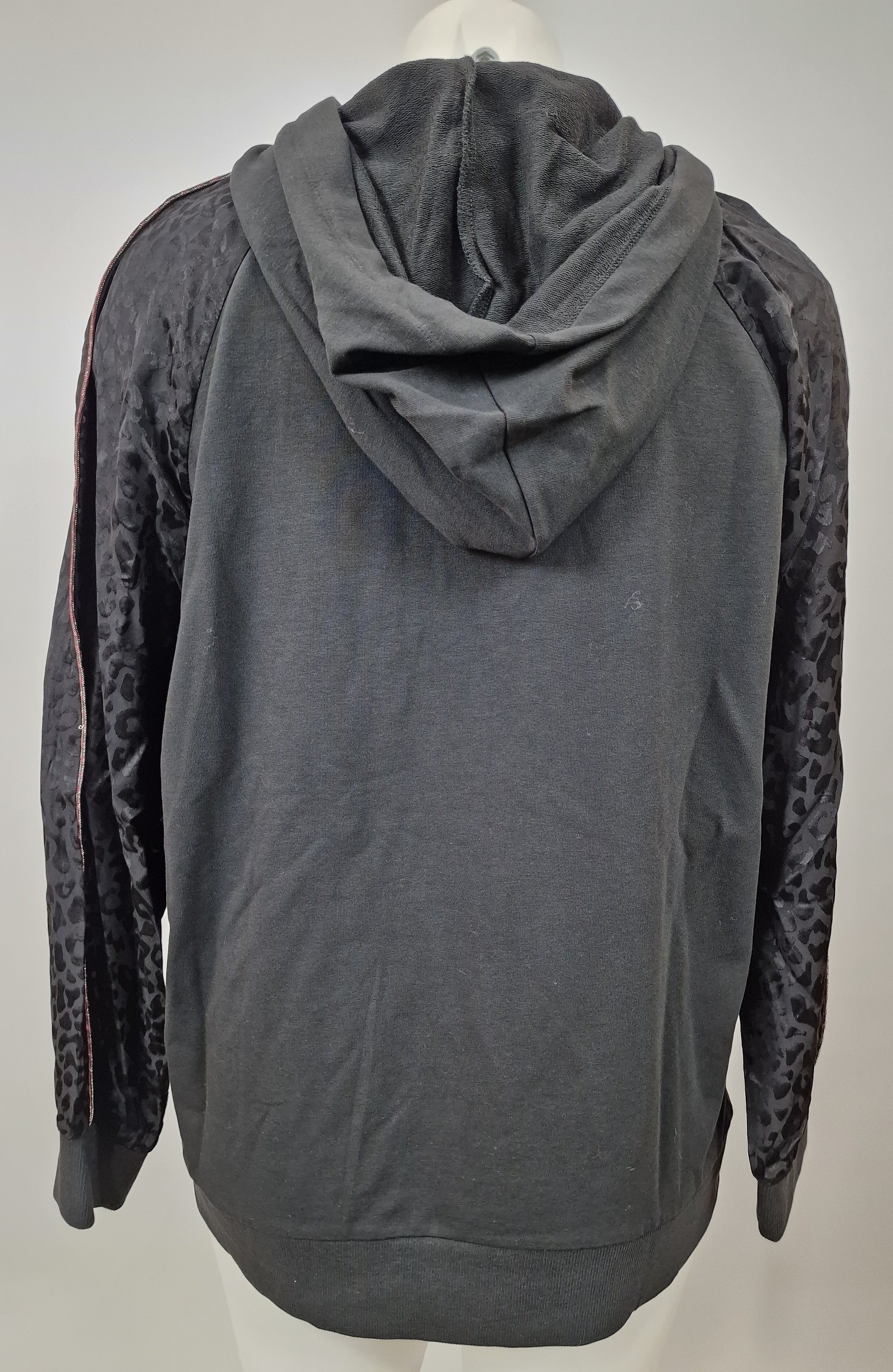 Sweat à capuche  ligne brune sur les manches