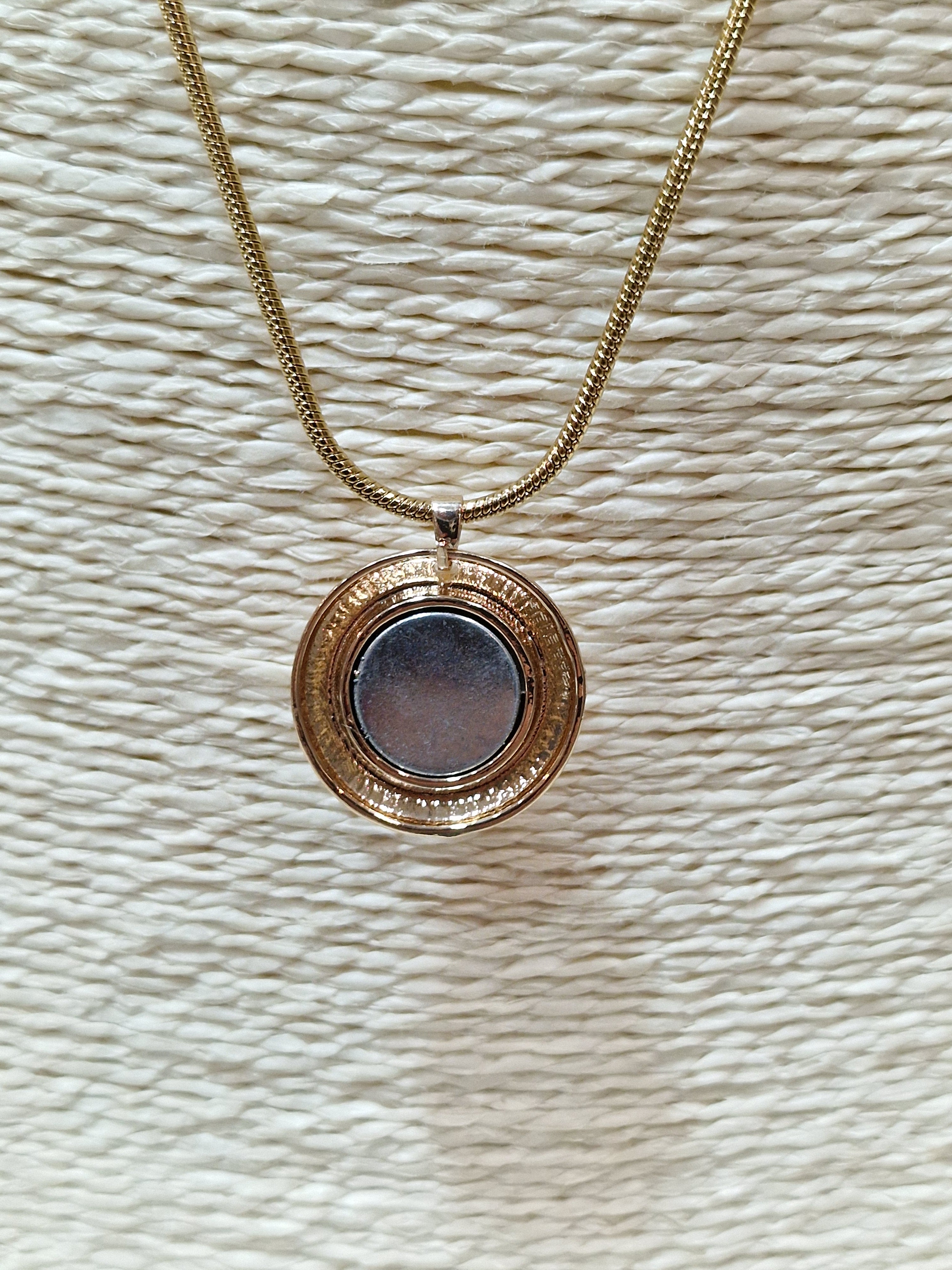Collier pour broche aimantée