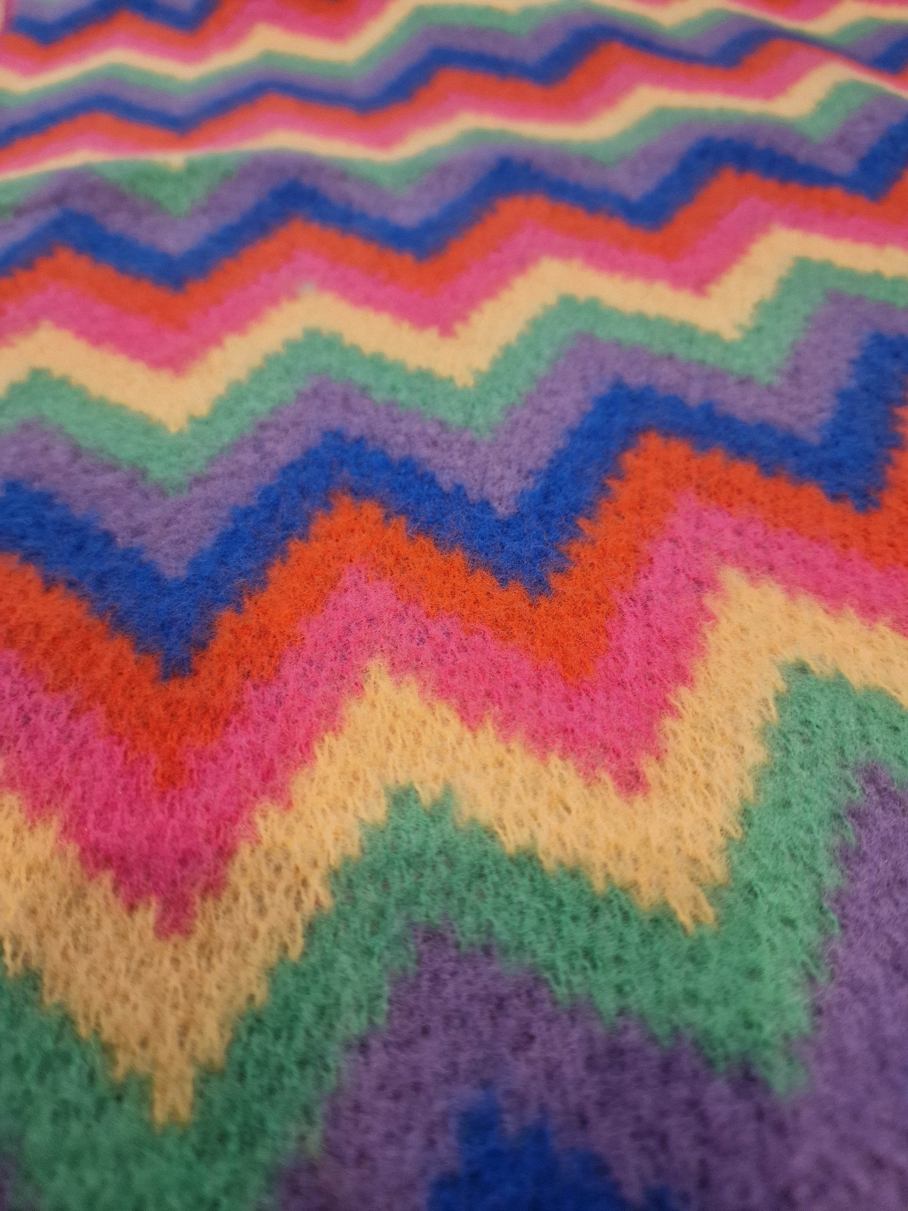 Écharpe en pointe motif zigzag