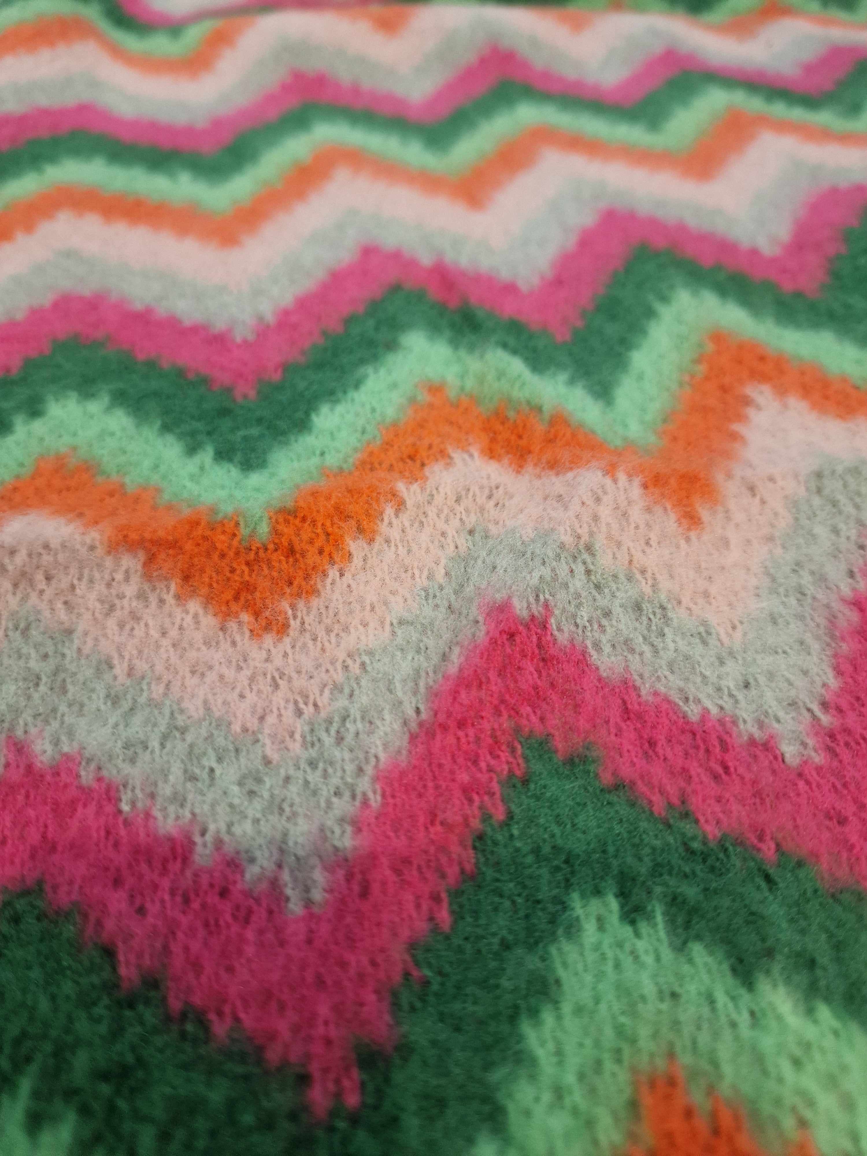 Écharpe en pointe motif zigzag