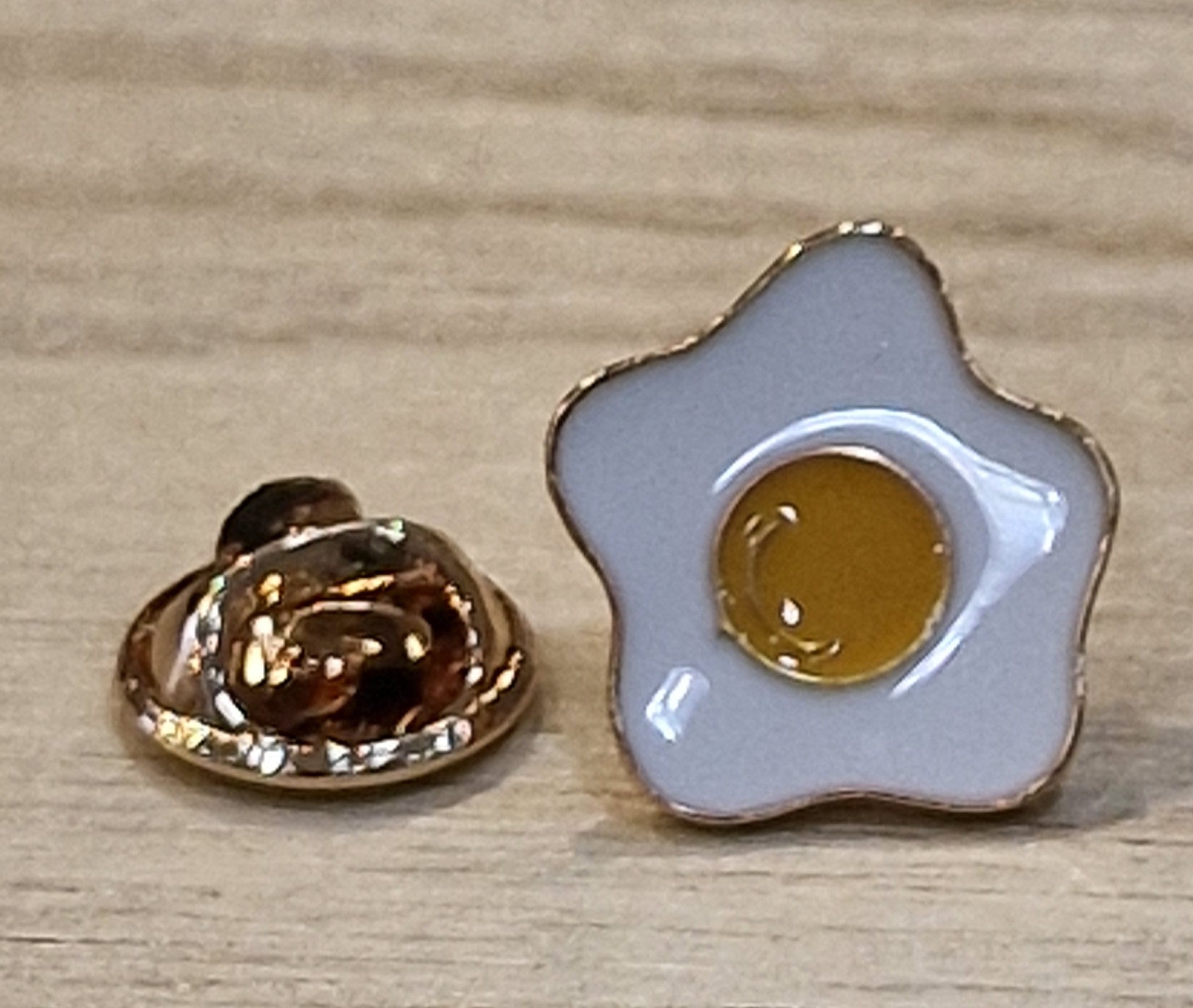 Pin's