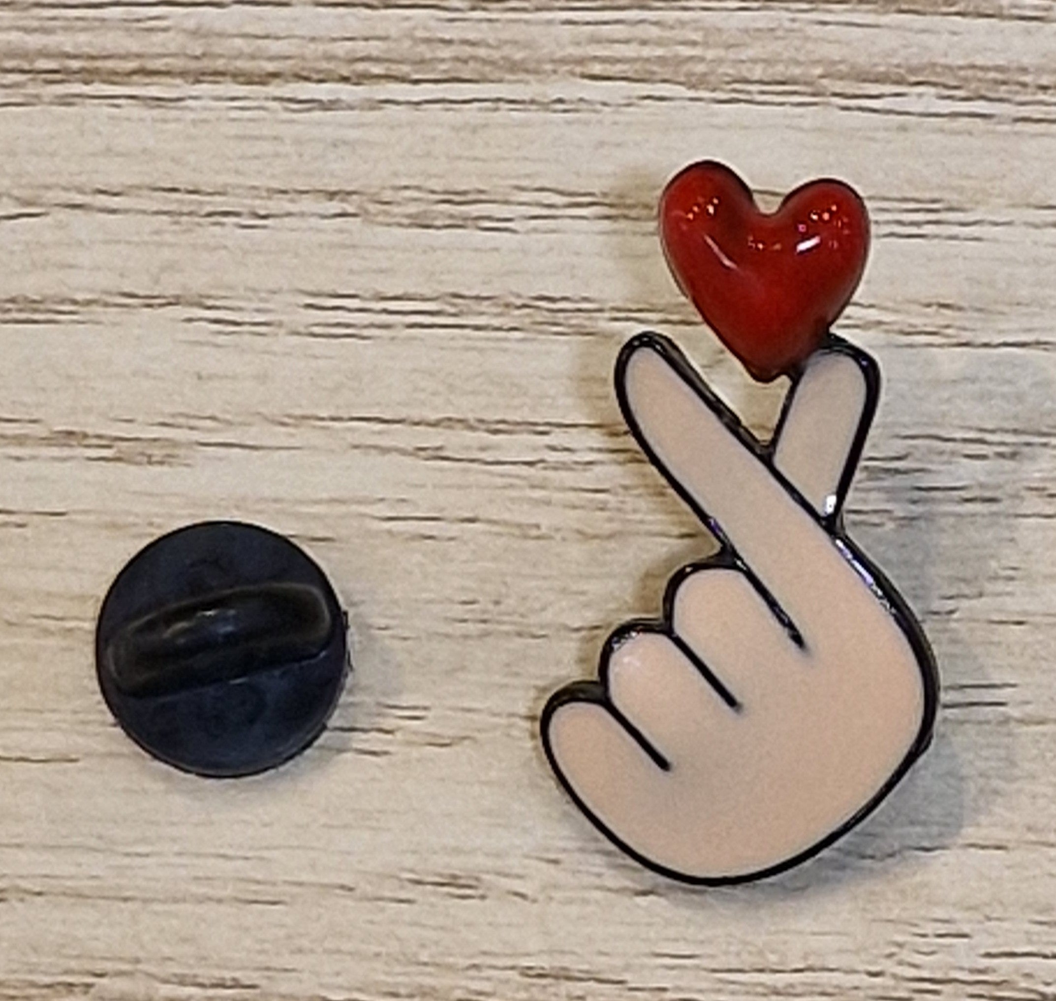 Pin's