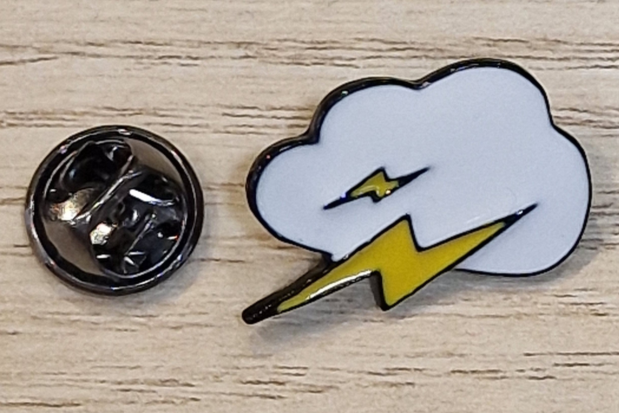 Pin's
