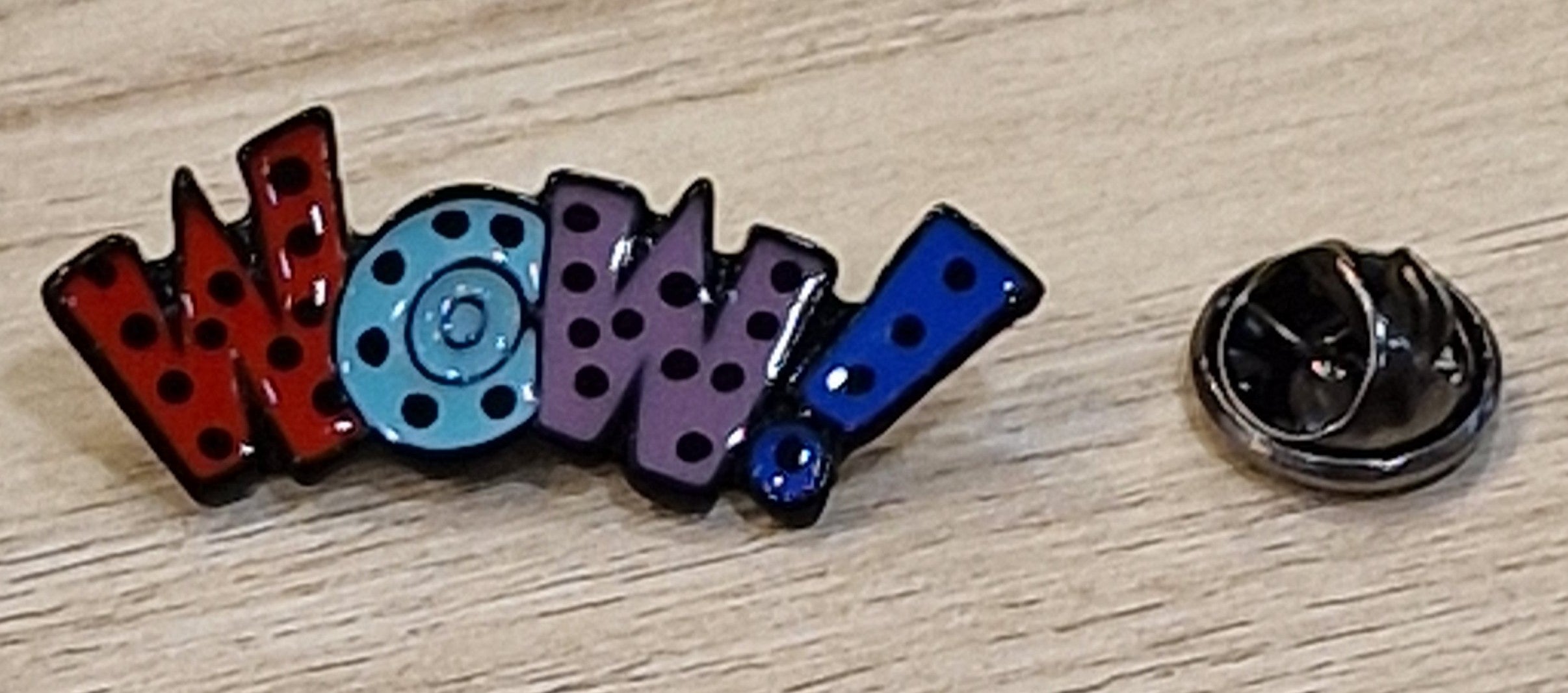 Pin's