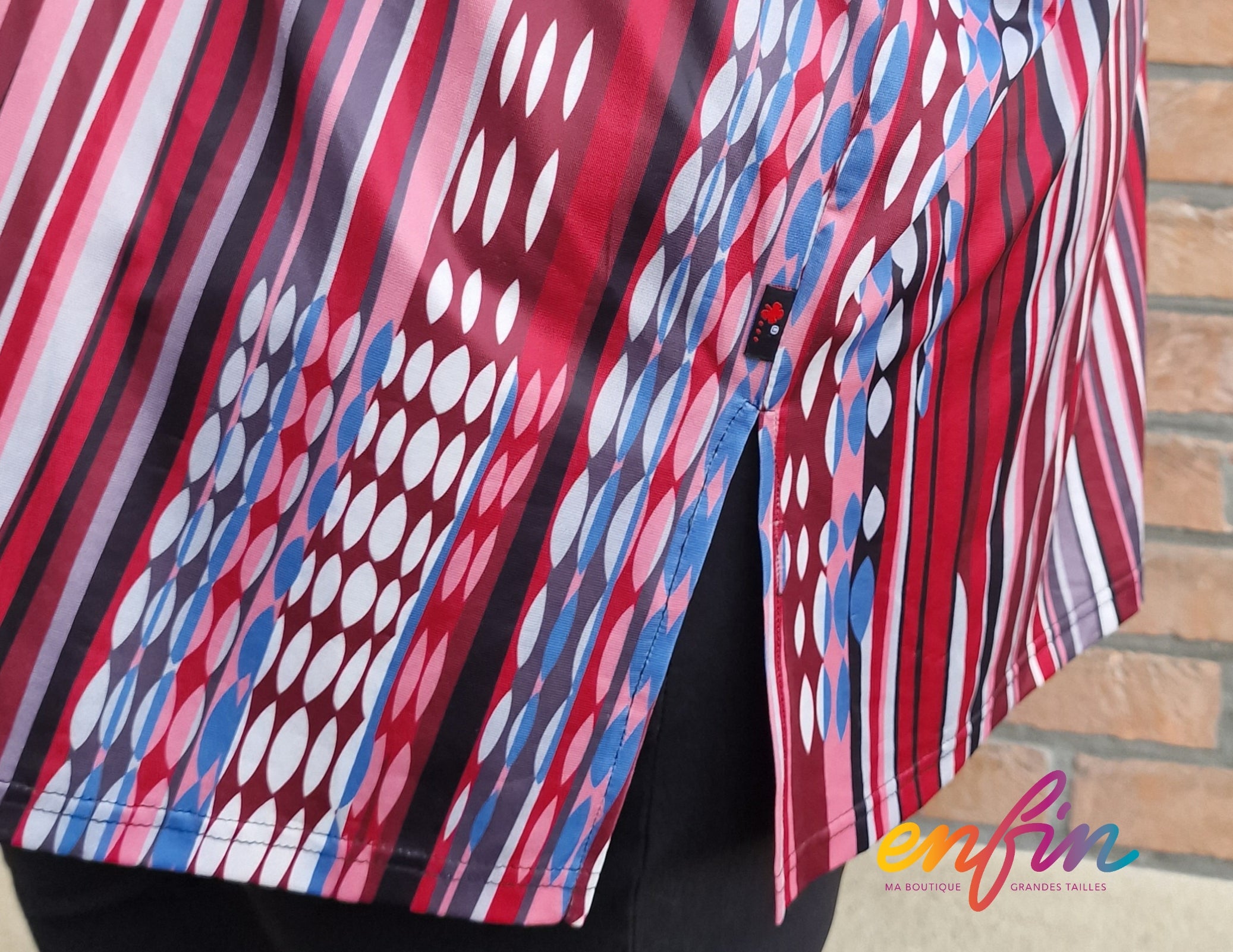 Tunique col rond lignes verts.