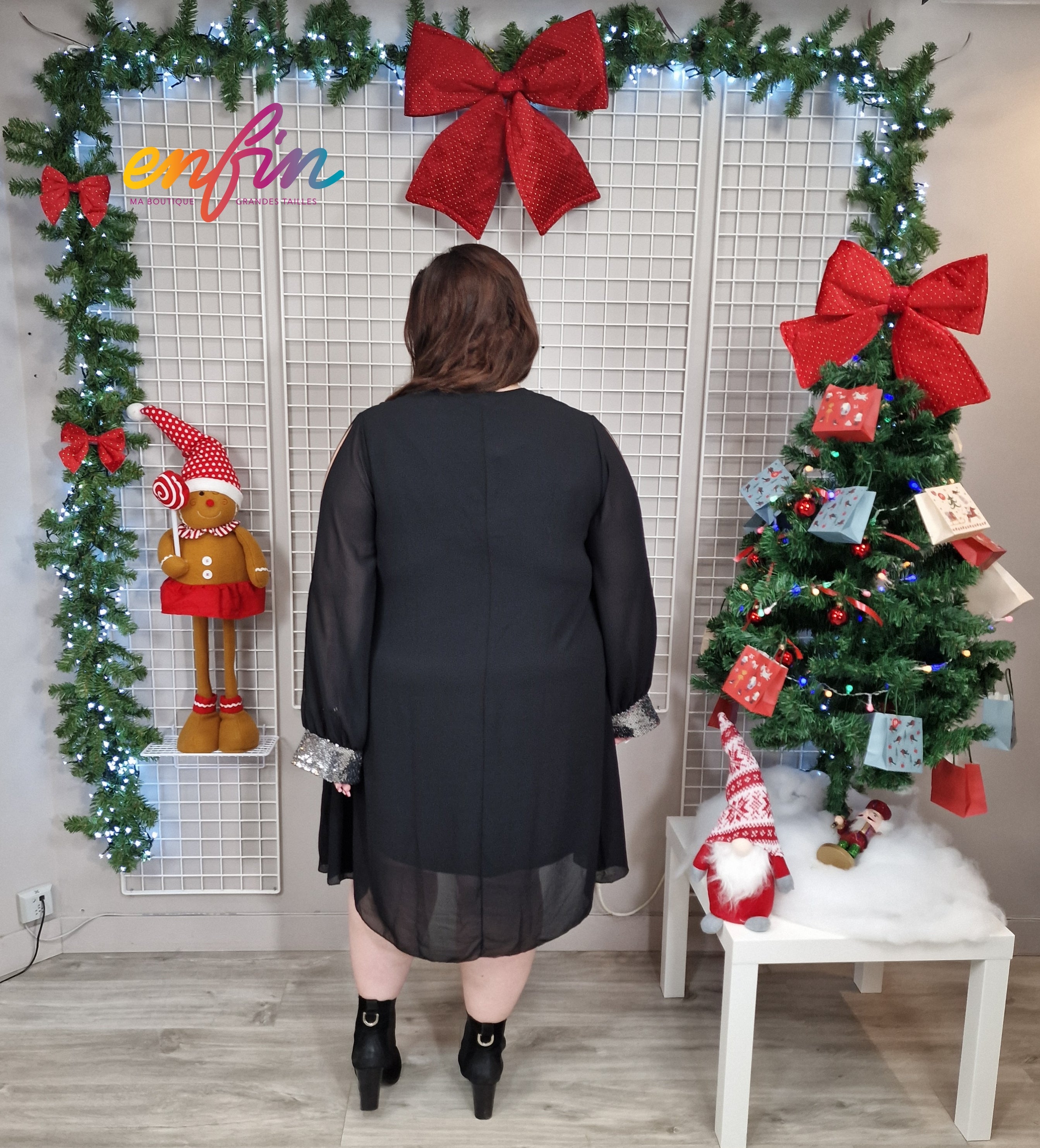 Robe de Fête - Voilage et brillants col/poignets