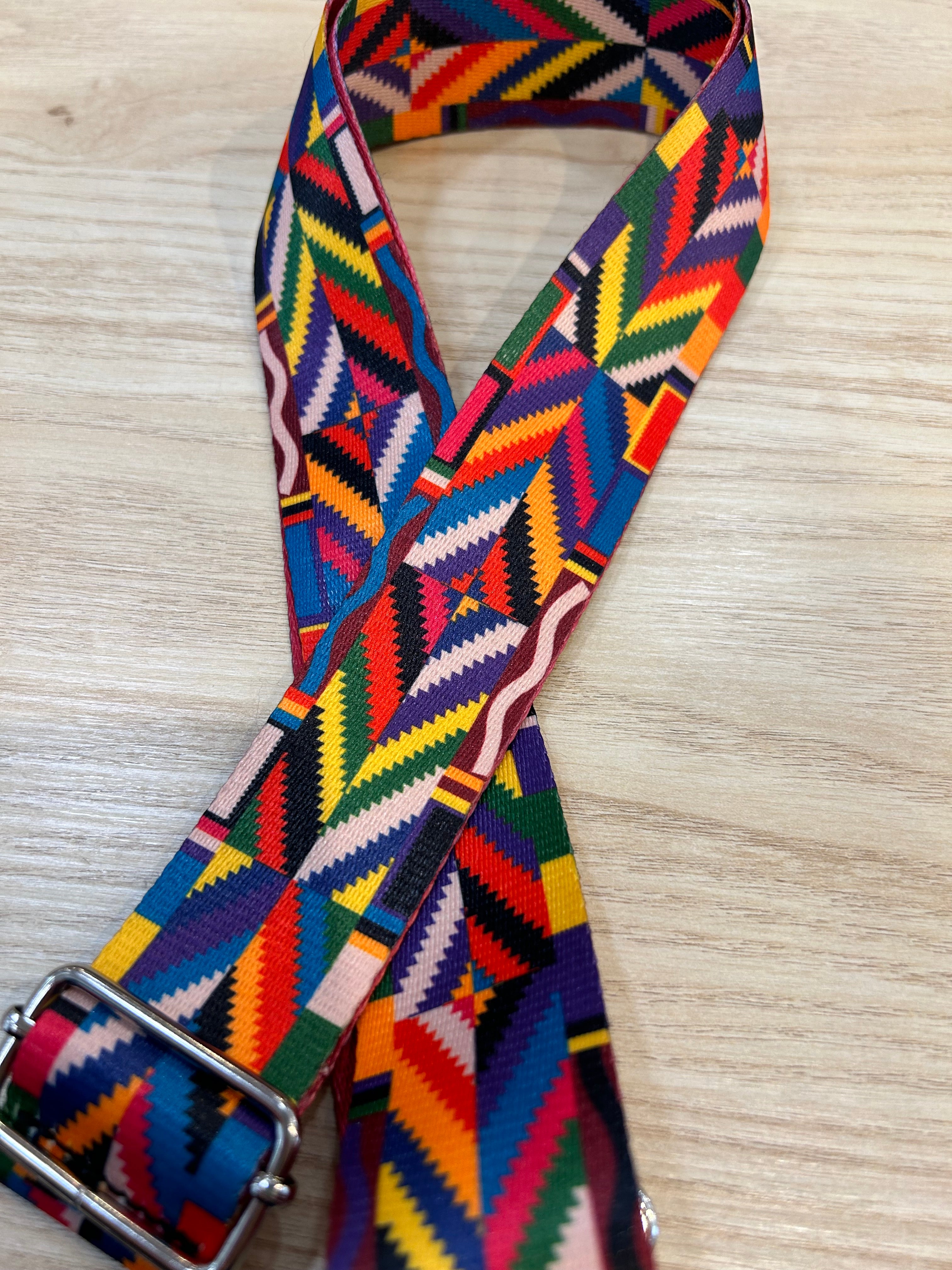 Bandoulière colorée avec boucles argentés