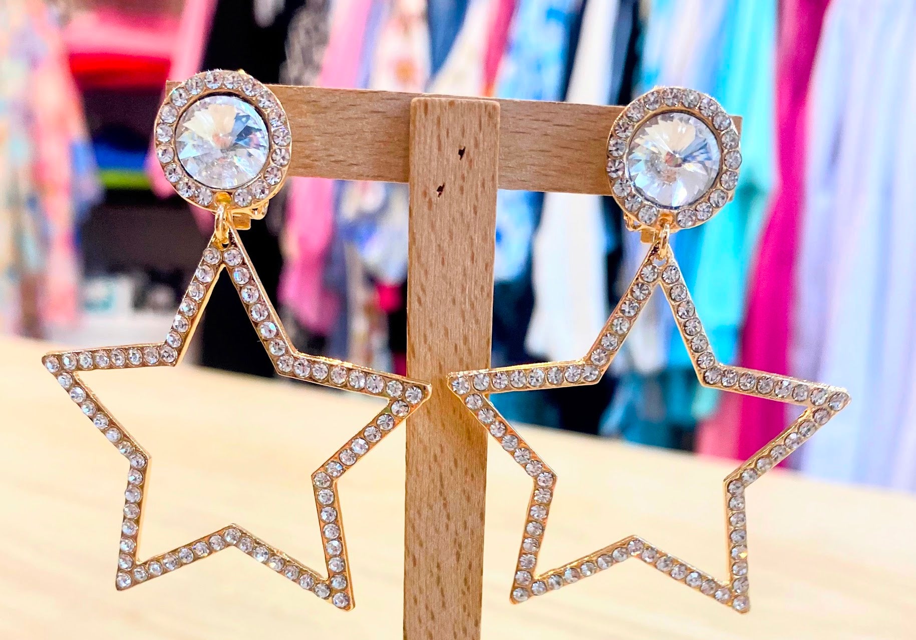 Boucles d'oreilles clip - Étoile dorée avec brillants