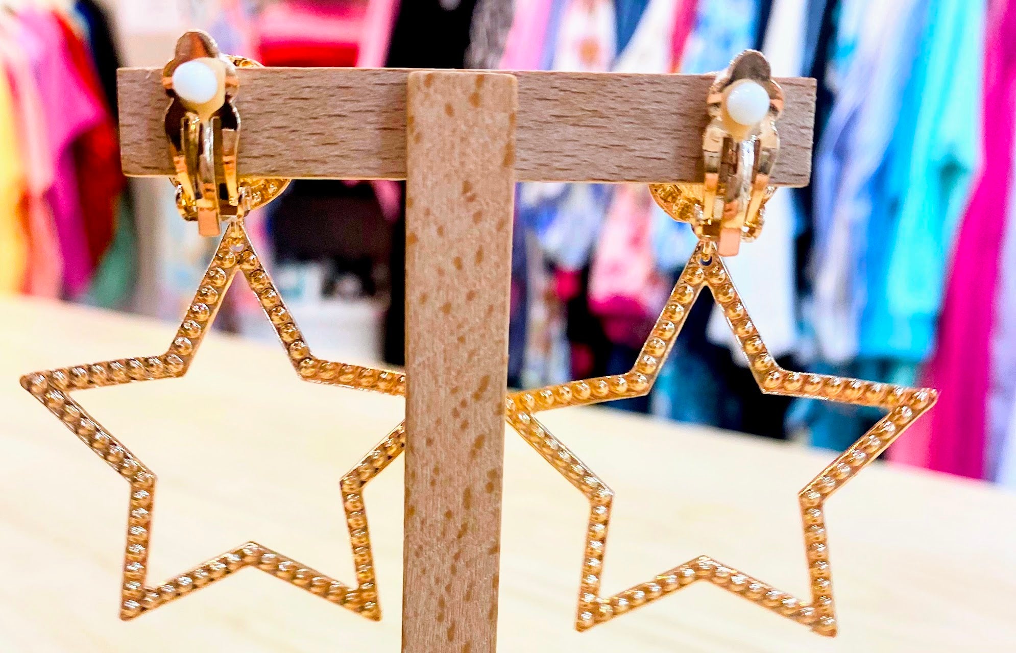 Boucles d'oreilles clip - Étoile dorée avec brillants