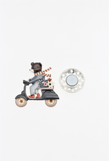 Broche aimantée - Ourson Scooter