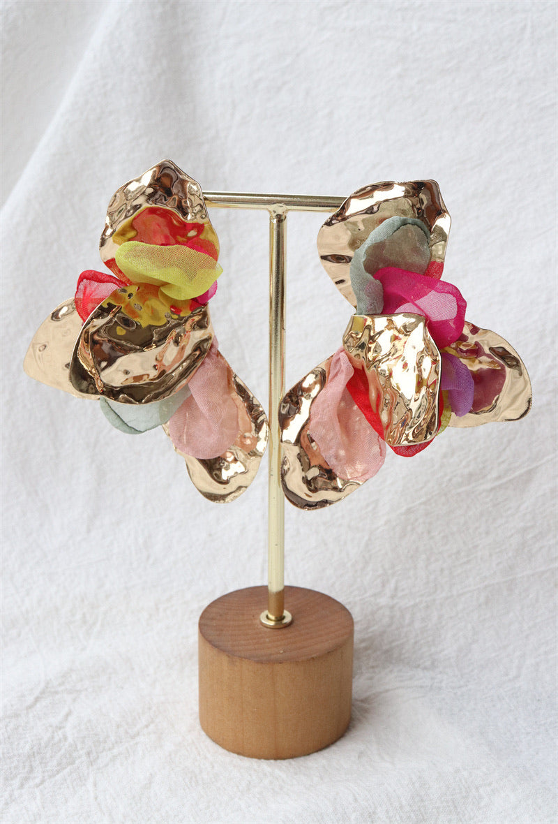 Boucles d'oreilles pétales dorées et colorées