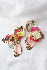 Boucles d'oreilles pétales dorées et colorées