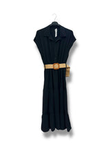 Robe longue avec taille élastique et ceinture