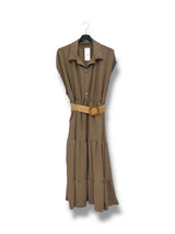 Robe longue avec taille élastique et ceinture