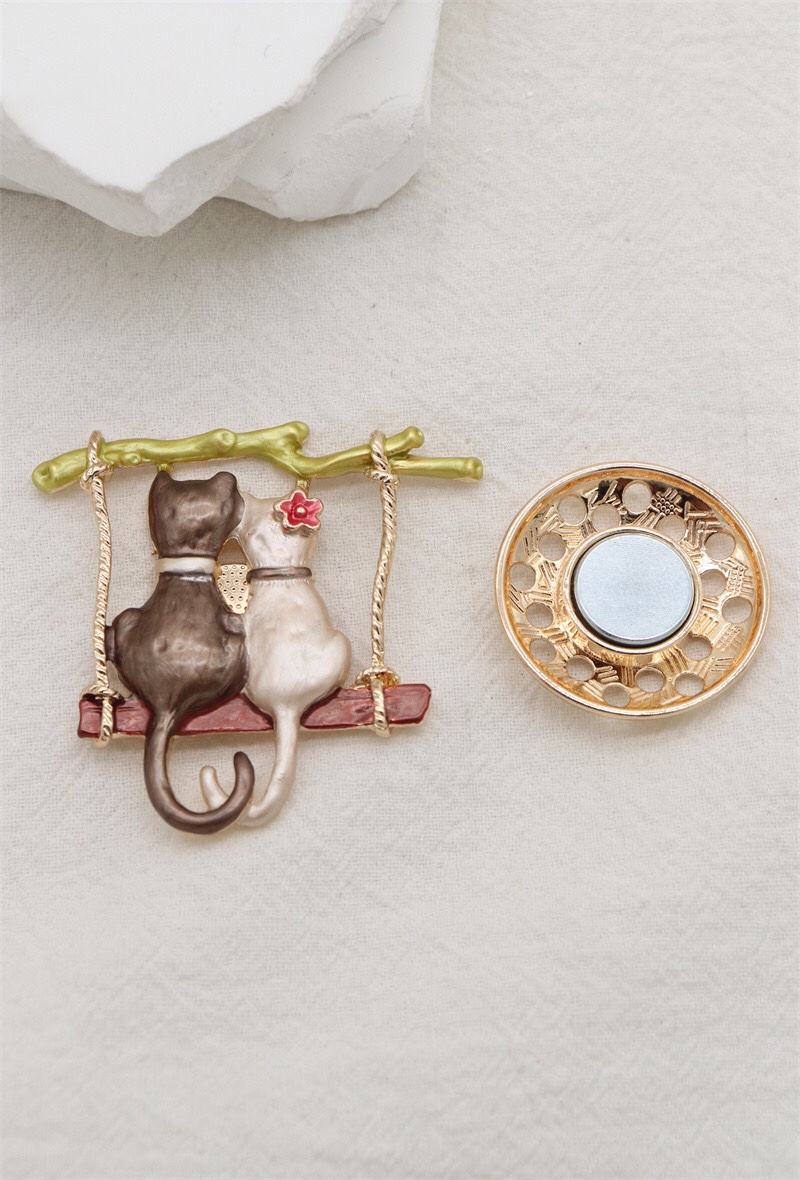 Broche aimantée - Chats balançoire