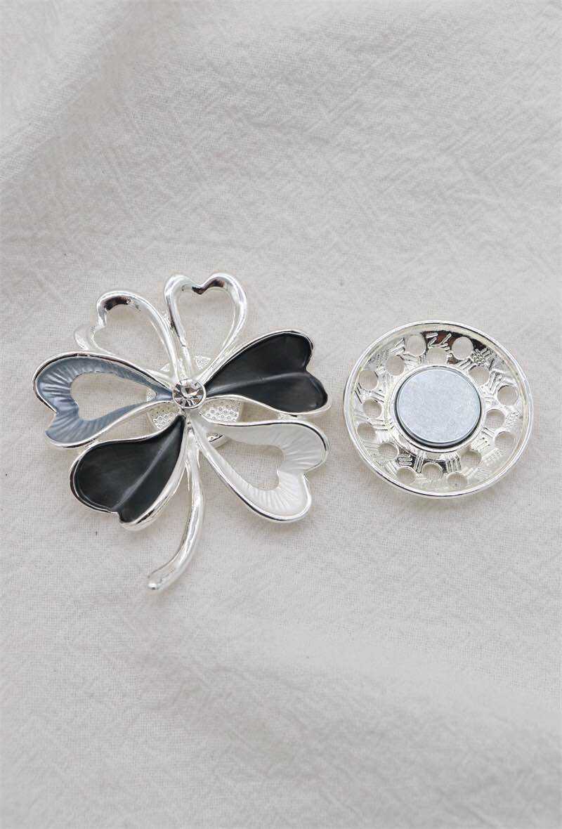 Broche aimantée - feuille ajourée