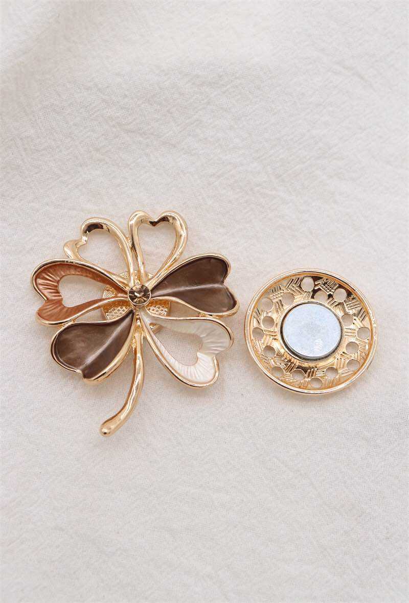 Broche aimantée - feuille ajourée