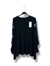 Pull oversize avec cœurs strass sur les manches