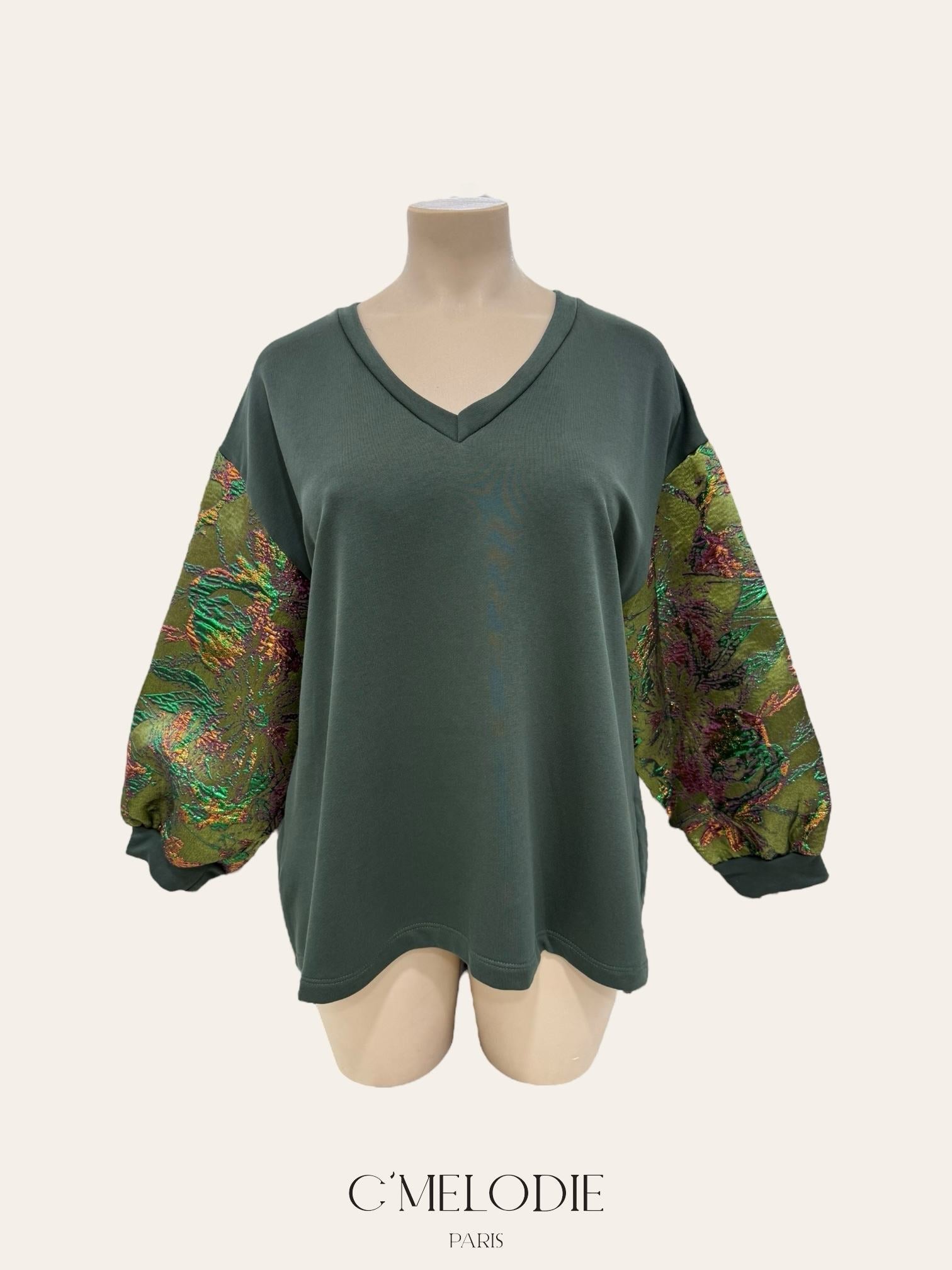 Pull avec manches colorées