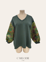 Pull avec manches colorées