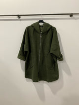 Manteau à capuche en laine bouclée
