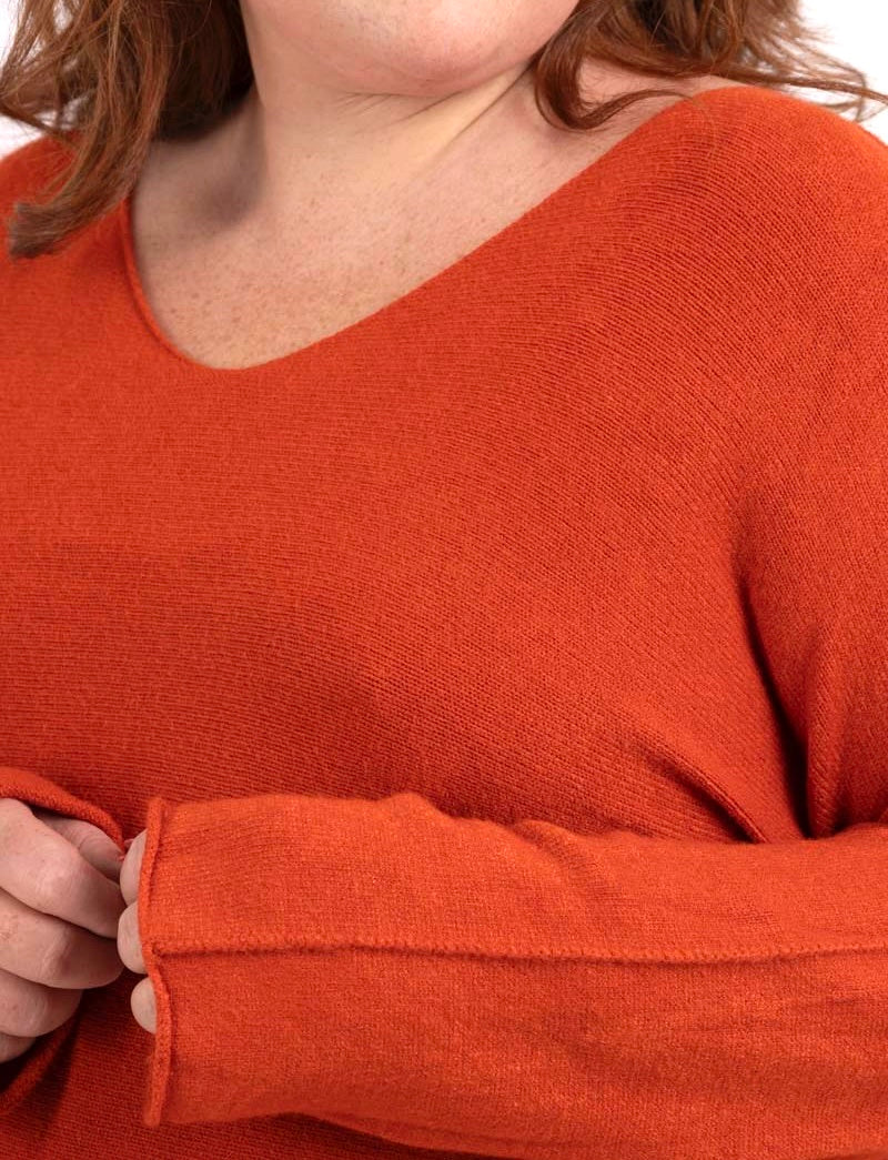 Pull uni coupe droite col V