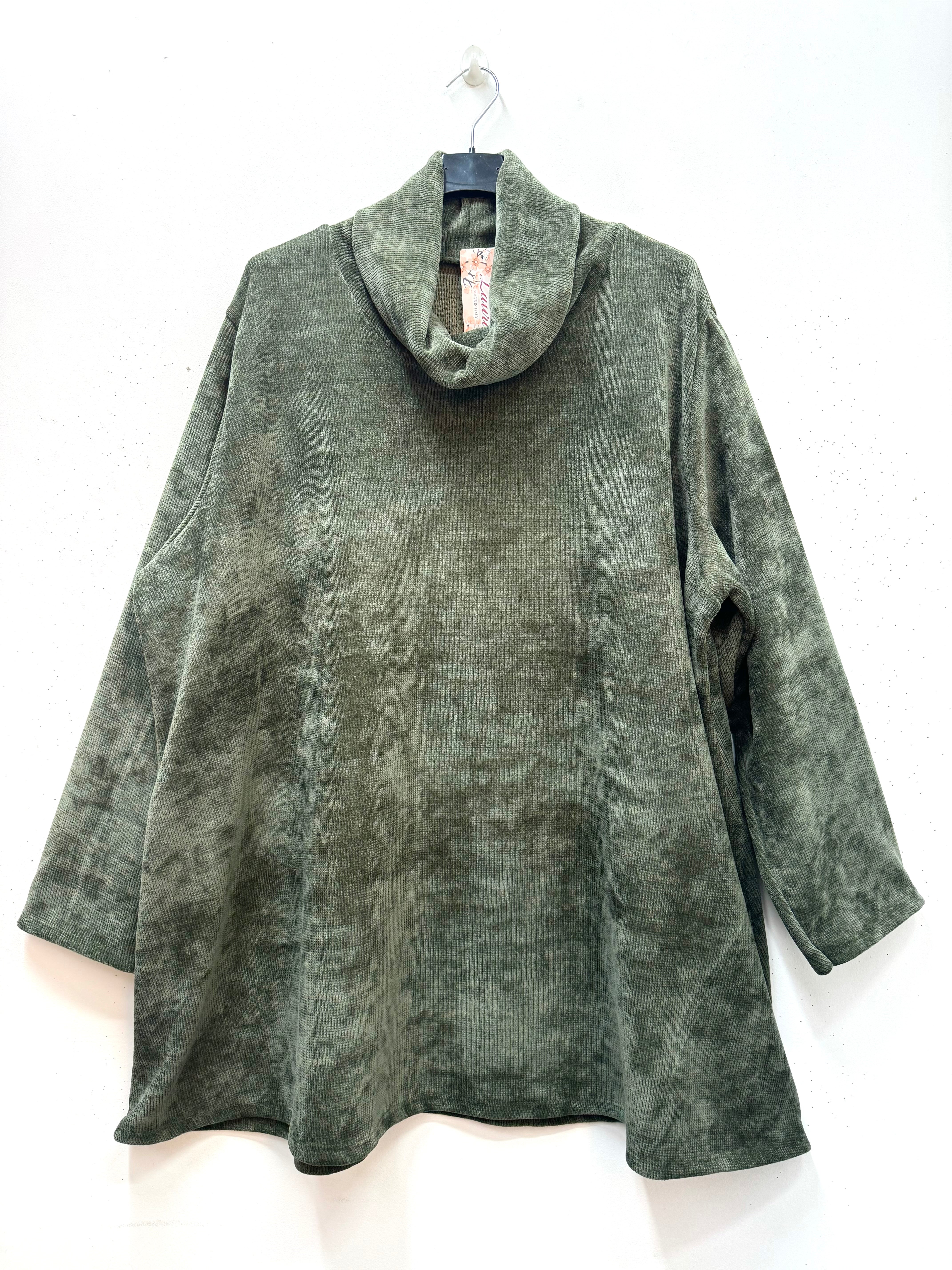 Tunique col roulé en velours côtelé