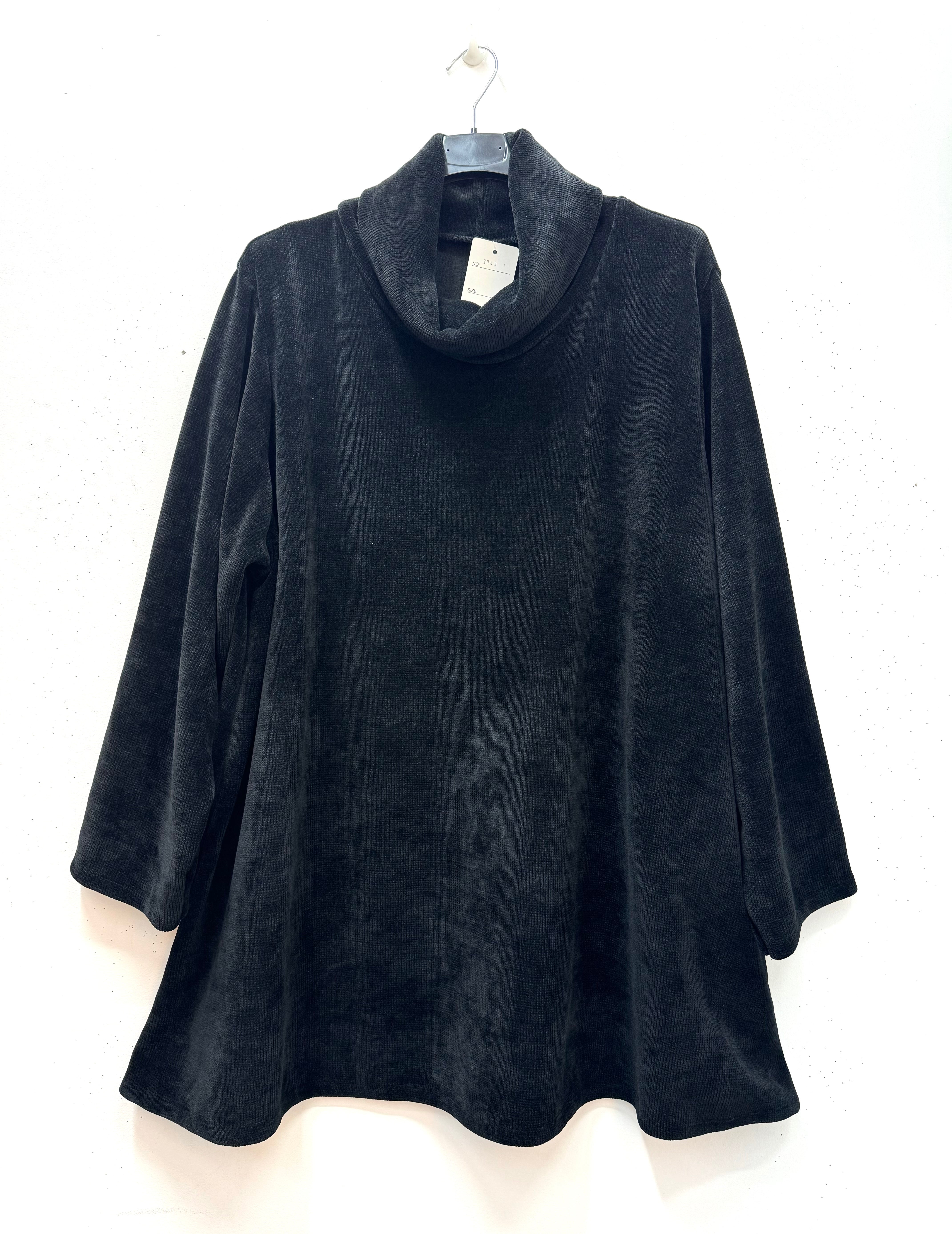 Tunique col roulé en velours côtelé