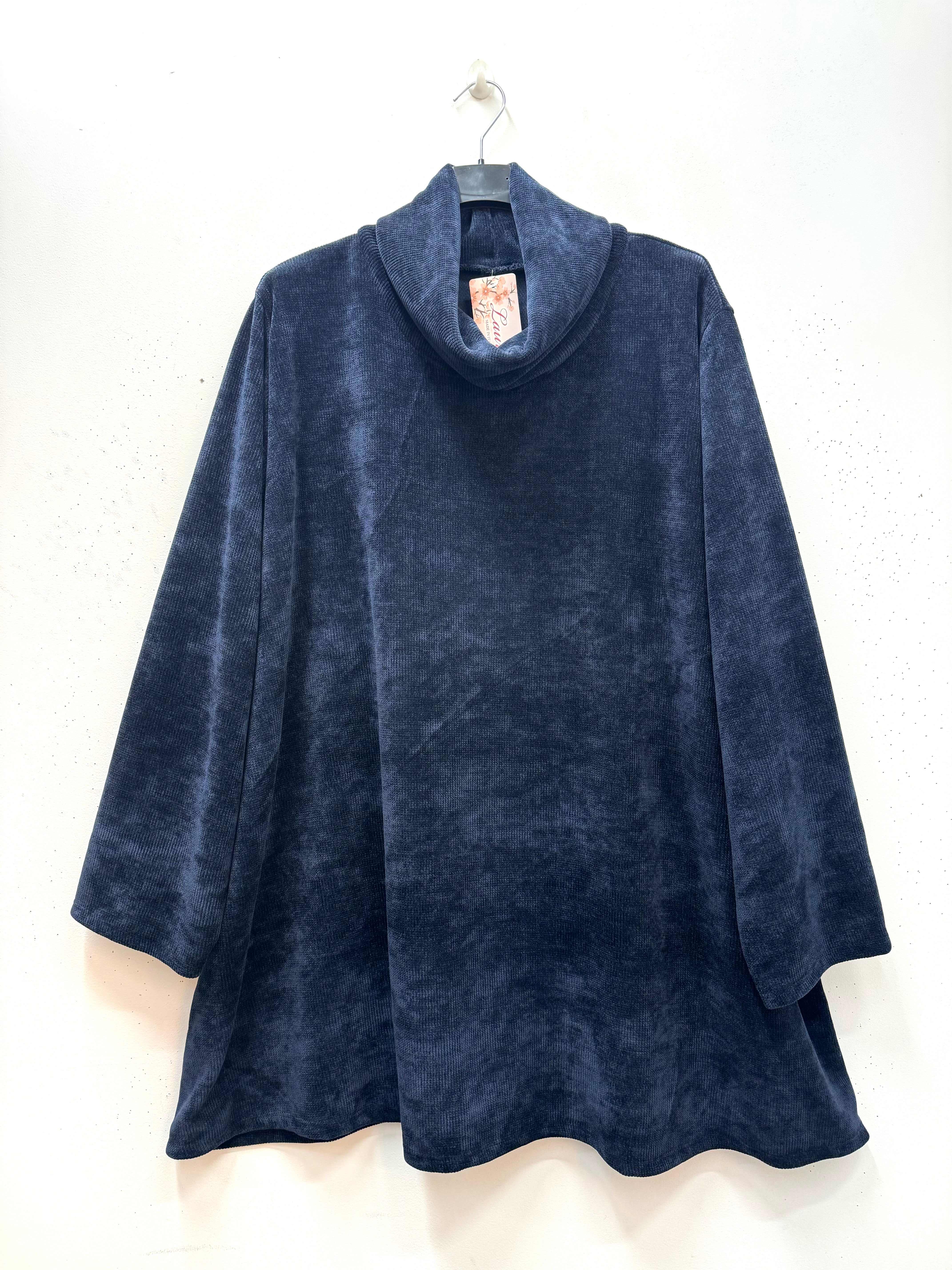 Tunique col roulé en velours côtelé