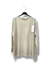 Pull avec pluie de strass
