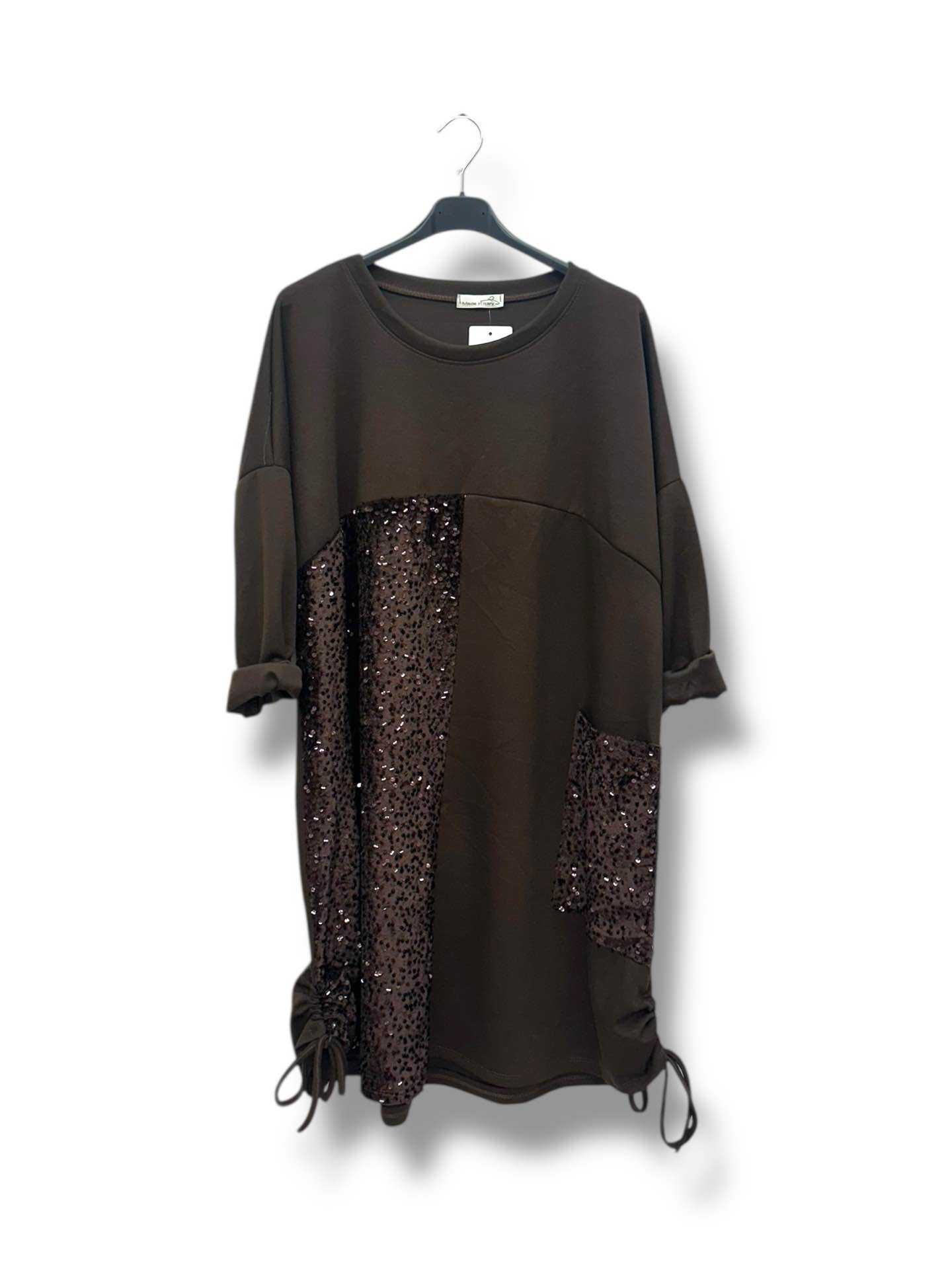 Robe mi-longue avec sequins