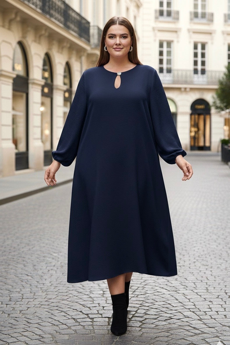 Robe longue avec bouton bijou