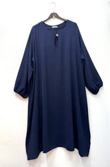 Robe longue avec bouton bijou