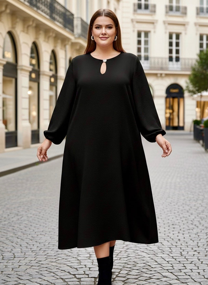 Robe longue avec bouton bijou