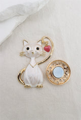 Broche aimantée - Chat coeur rouge
