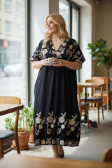 Robe avec broderie bicolore