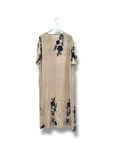 Robe avec broderie bicolore