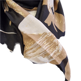 Foulard noir avec fleurs dorées