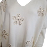 Pull doux ample fleurs brodées avec brillants