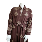 Robe chemise longue avec ceinture et broderie
