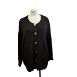 Pull en mailles avec boutons dorés