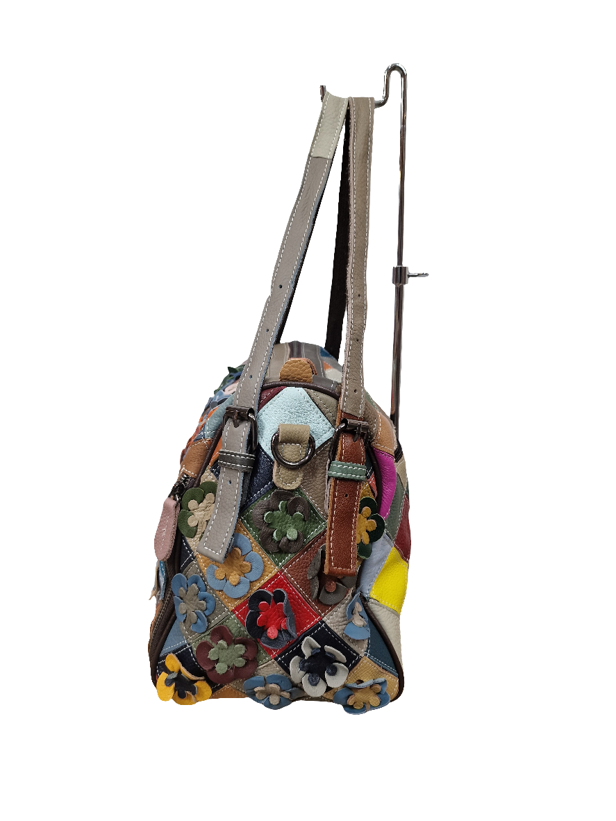 sac à main carré  en cuir avec petites fleurs