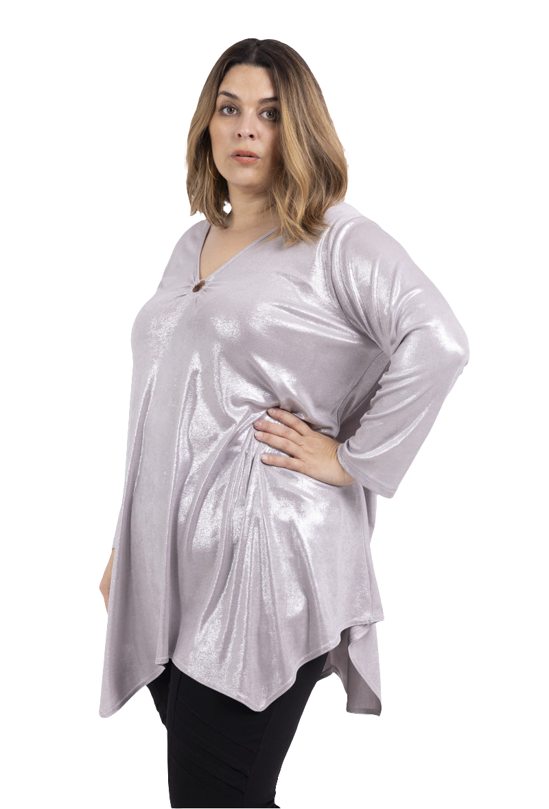 Tunique brillante avec anneaux au col