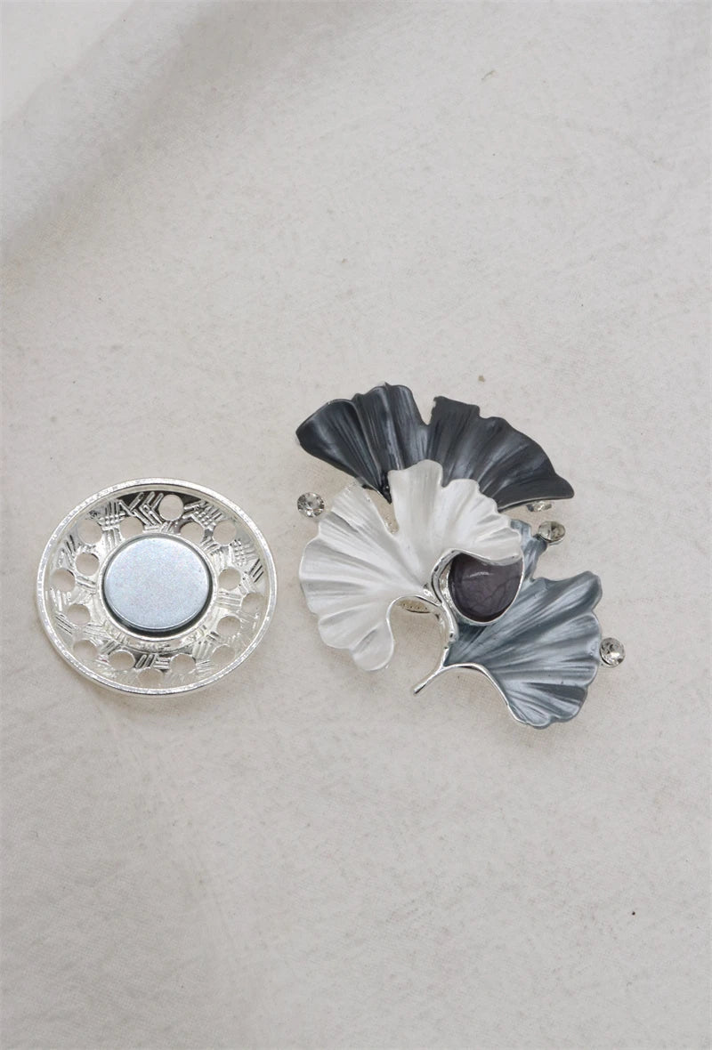 Broche aimantée - Feuille gynko et pierre