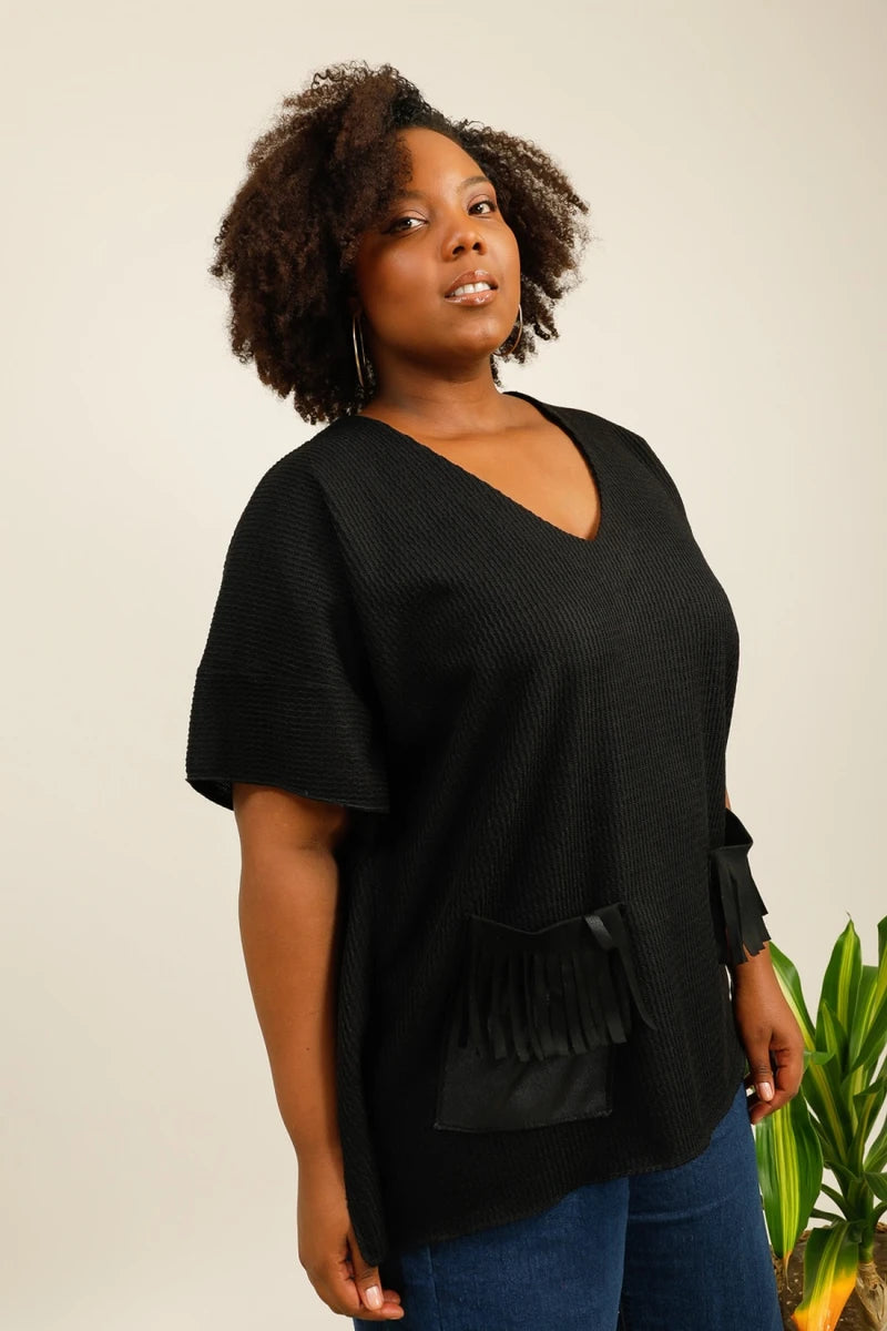 Pull poncho noir texturé avec poches en simili cuir