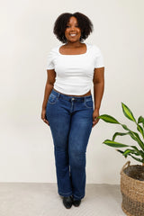 Pantalon jeans coupe flare (évasée)