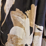 Foulard noir avec fleurs dorées