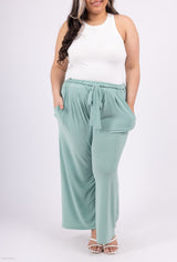Pantalon fluide vert d'eau avec ceinture à la taille