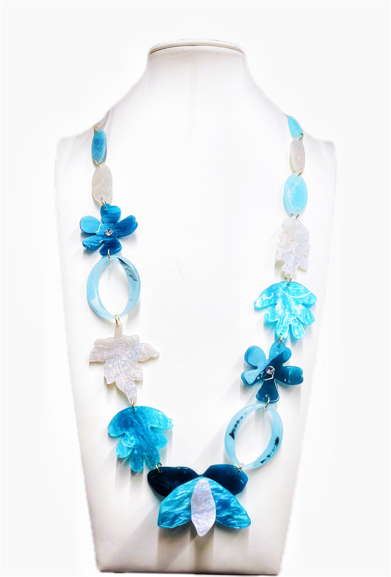 Collier en résine feuilles et papillon Bleu